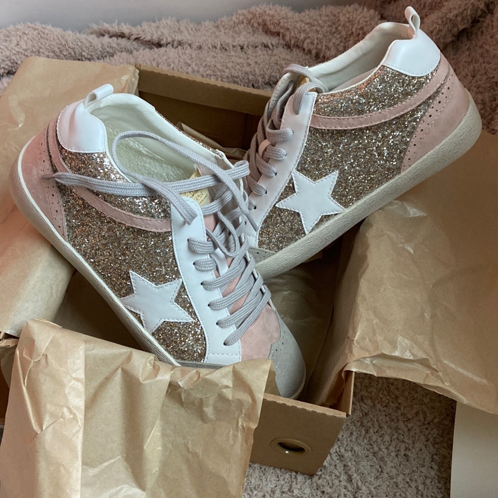 Miracle Miles Daisy Star Sneakers